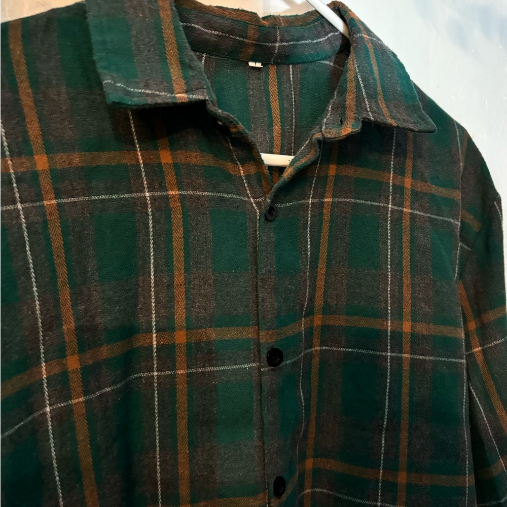 Men’s button up L